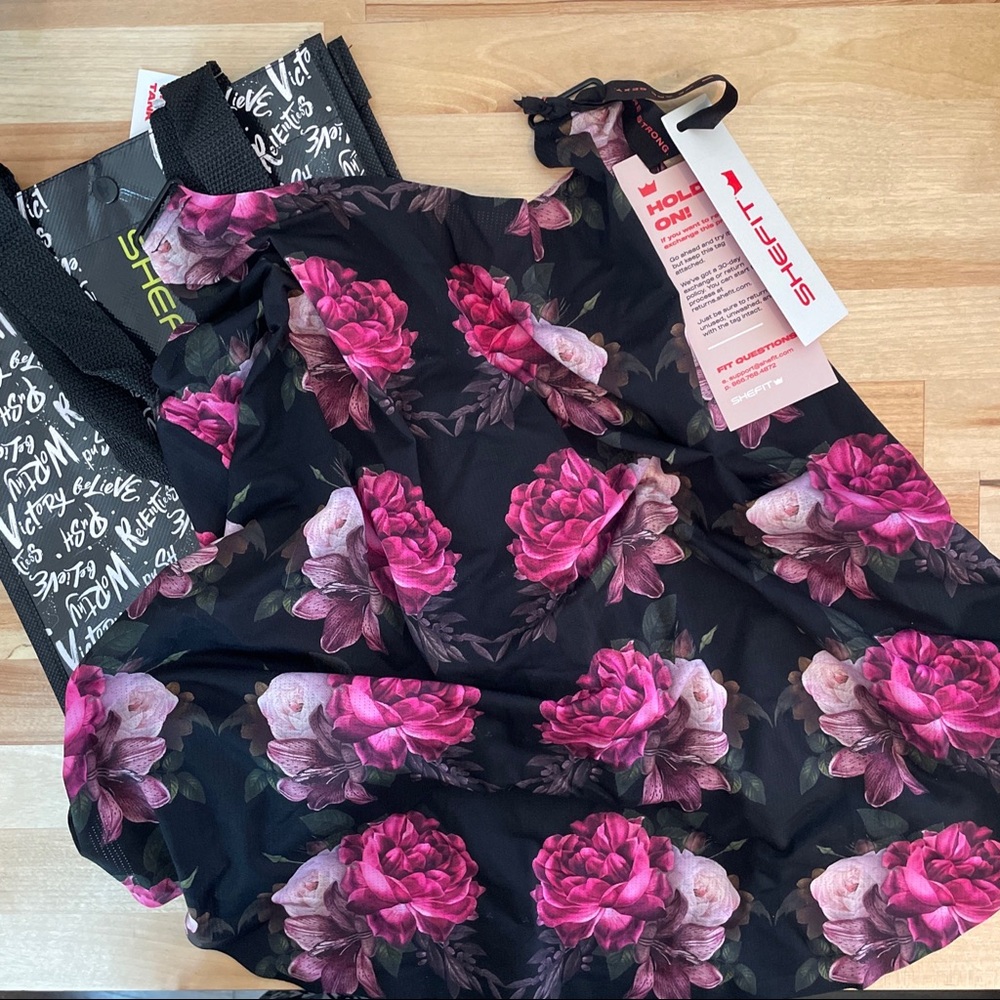 SheFit Floral Clip Tank Size 1Luxe